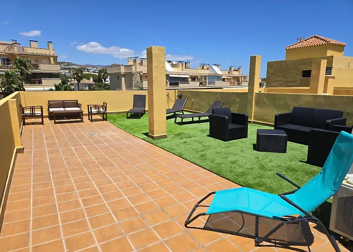 Corner Sea View Penthouse With 95m² Terraces * 马尔韦利亚